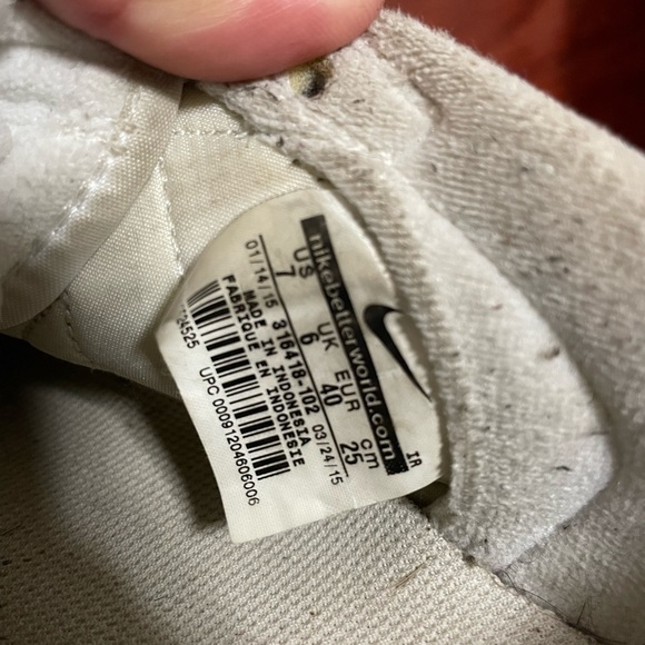 Nike Cortez (White and Black) - Picture 2 of 4